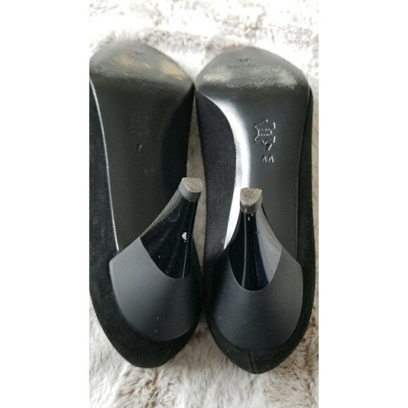 Bruno Magli Black Short Heels Velvet Shine Tip - Picture 9 of 10